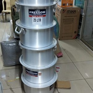 freedom sufuria (flat-based, deep-sided, lipped and handleless cooking pot )